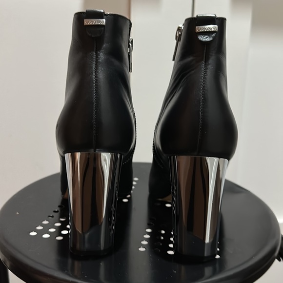 Calvin Klein Savana Mirrored Leather Bootie size 7 - Picture 5 of 6